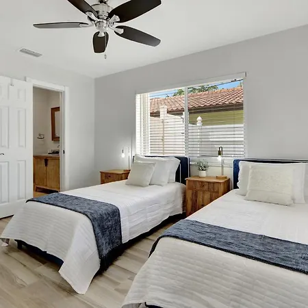Riviera - Canal Views, Pool, & Work Friendly.